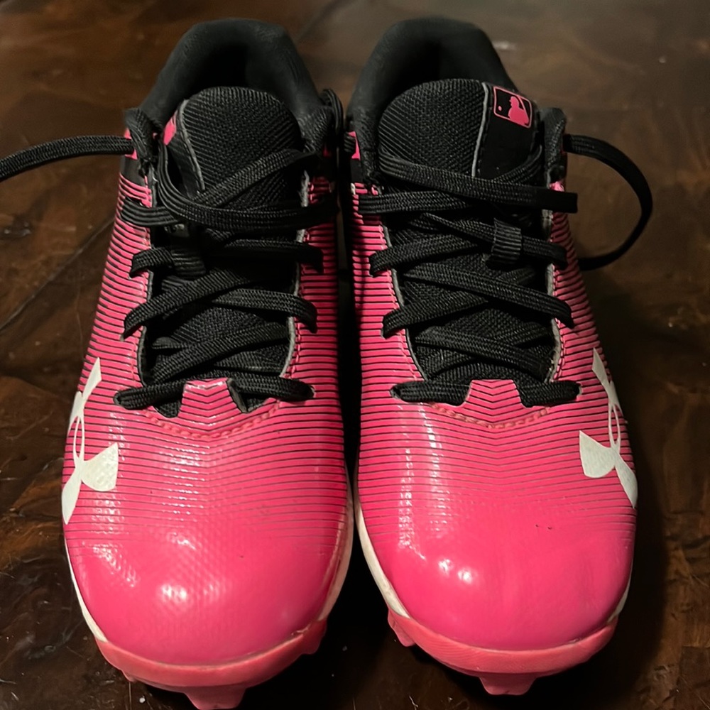 Softball cleats